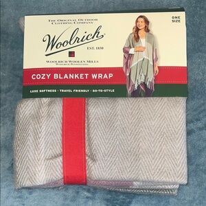 Woolrich Neutral Herringbone Blanket Wrap in Light Gray